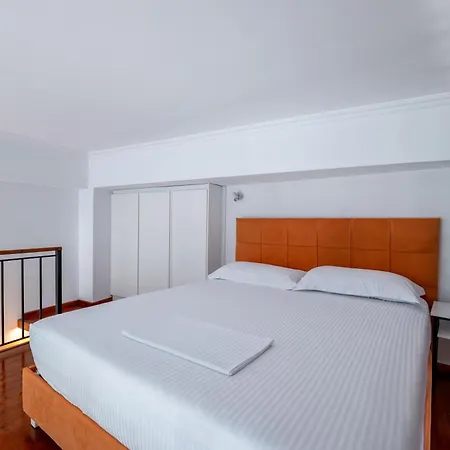Апартаменты Crown Deluxe *