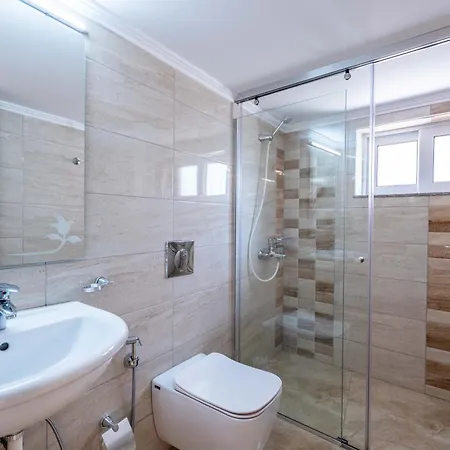Crown Deluxe Апартаменты *