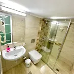Crown Deluxe * Sarande