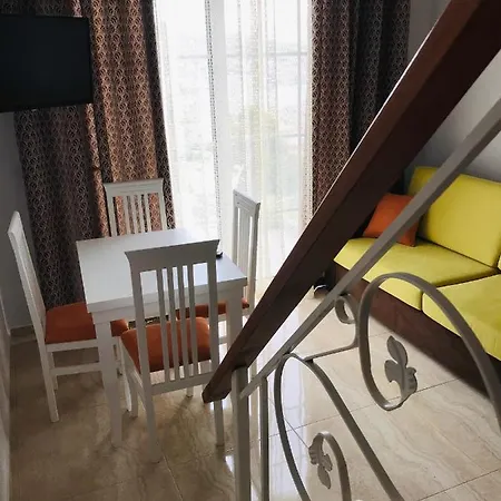 Crown Deluxe Apartment Sarande