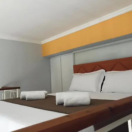 Crown Deluxe Apartment
