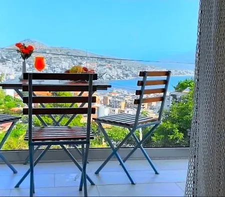 Crown Deluxe Apartment