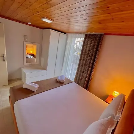 Crown Deluxe Apartament