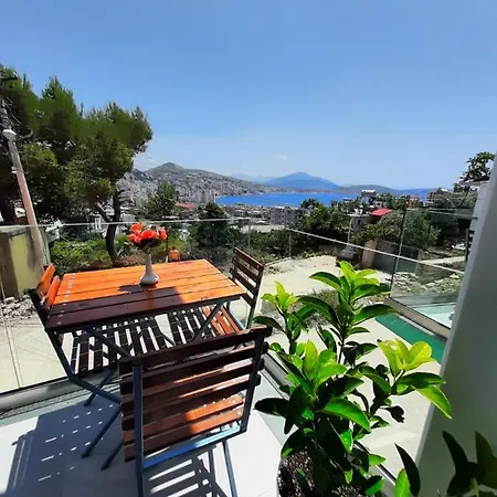 Apartment Crown Deluxe Sarande