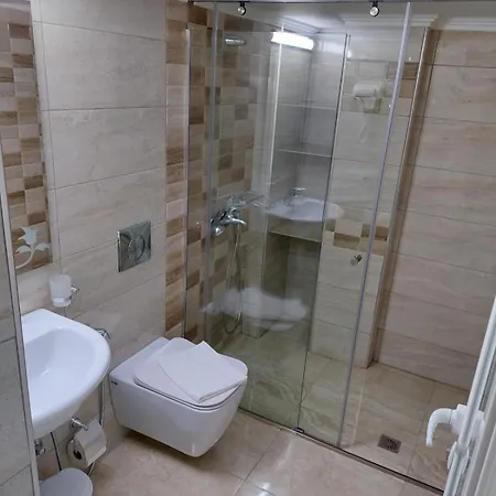 Crown Deluxe Apartment *