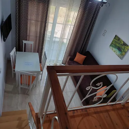 Crown Deluxe Apartment *