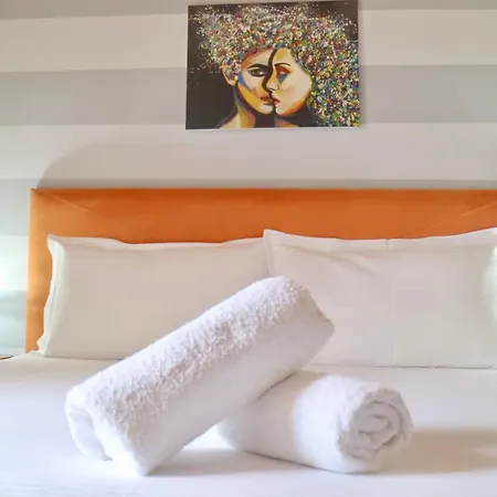 Crown Deluxe Apartment *