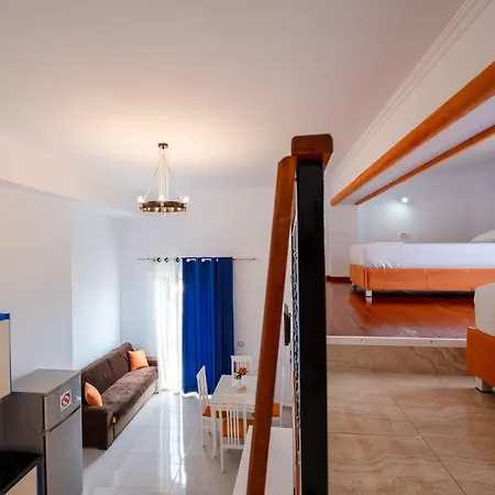 Crown Deluxe * Sarandë