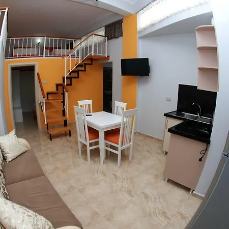 Crown Deluxe Apartment Sarande