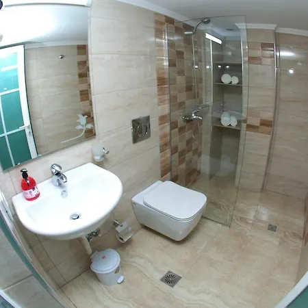 Crown Deluxe Apartment Sarande
