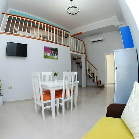 Crown Deluxe Apartment Sarande